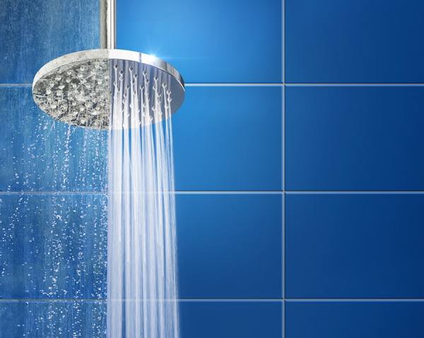 Photograph Jonathan Knowles Viakal Shower on One Eyeland